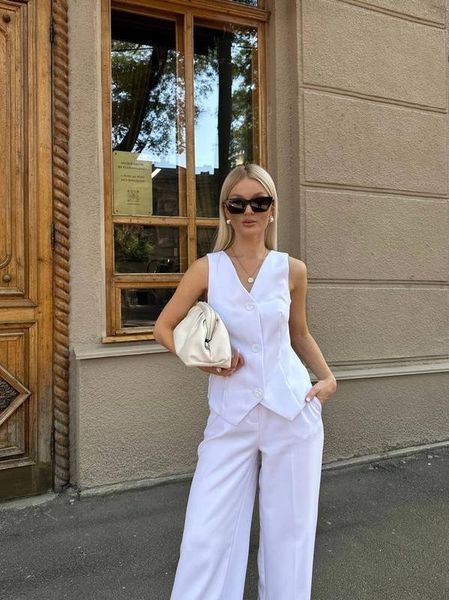 Stylish white two-piece suit (S, white)