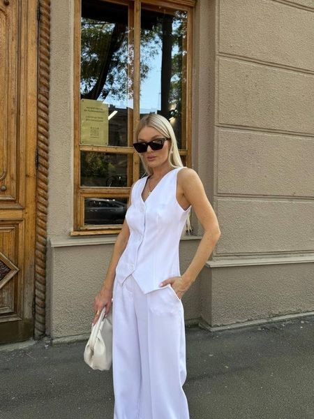 Stylish white two-piece suit (S, white)