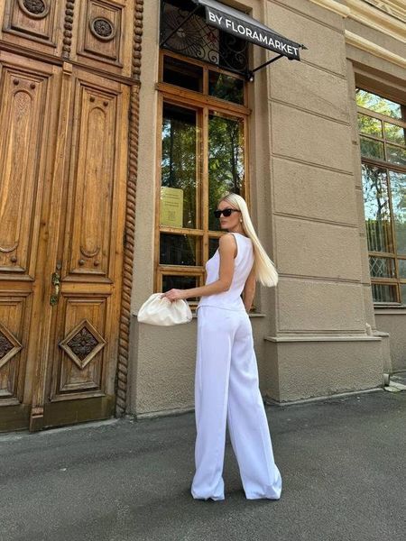 Stylish white two-piece suit (S, white)