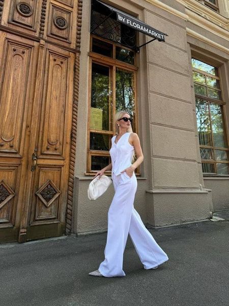 Stylish white two-piece suit (S, white)