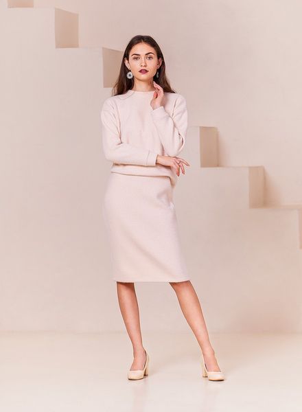 Elegant beige skirt suit (M, beige)