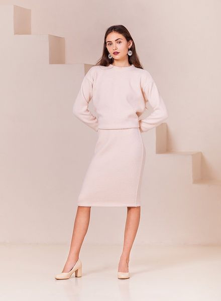 Elegant beige skirt suit (M, beige)