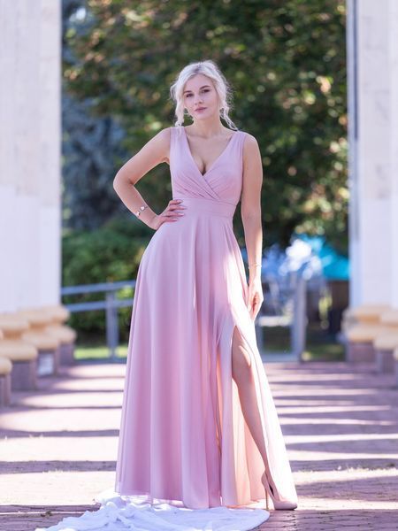 Long powder-colored chiffon evening dress with a lace-up back. (XS, pastel pink)