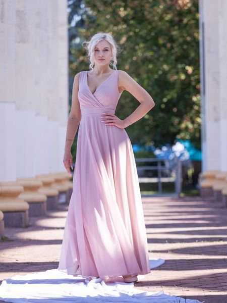 Long powder-colored chiffon evening dress with a lace-up back. (XS, pastel pink)