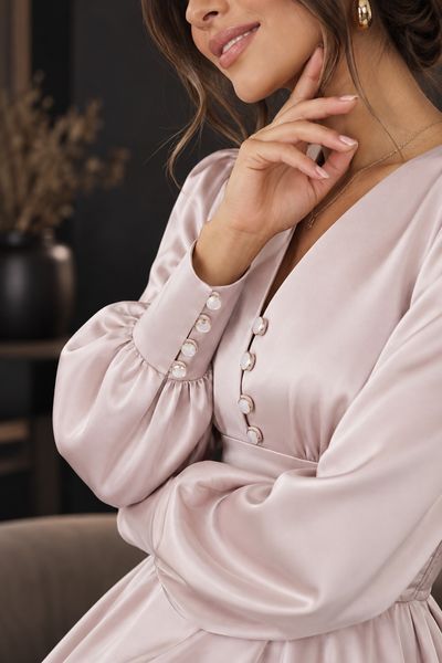 Light-colored long-sleeved dress (M, pastel pink)