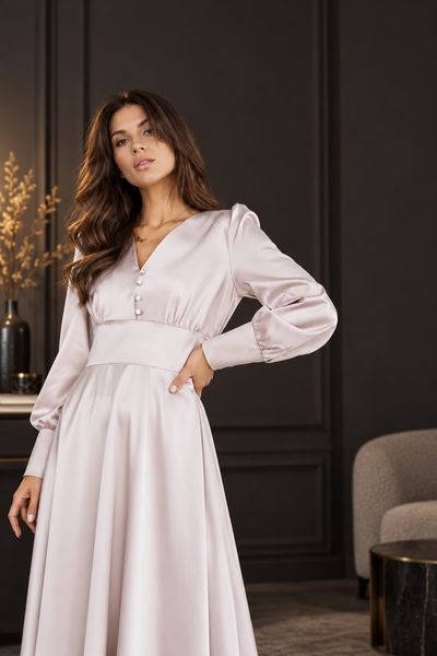 Light-colored long-sleeved dress (M, pastel pink)