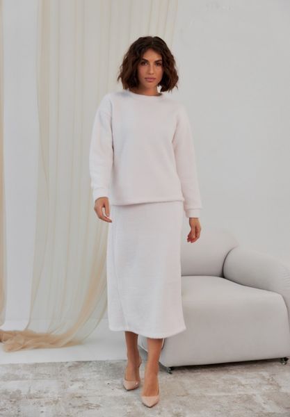 Stylish warm suit with a skirt in milk color (M, off white)