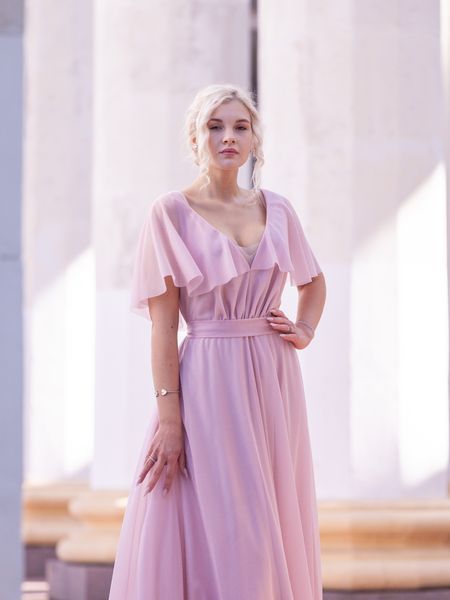 Long, powder-colored chiffon evening dress with short sleeves (XL/XXL, pastel pink)