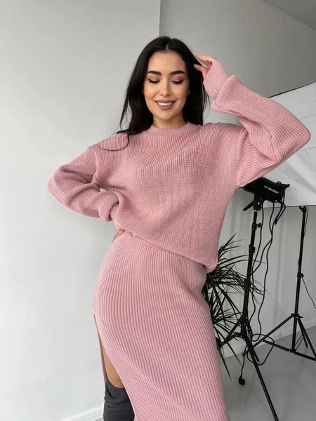 Casual pink skirt suit (L/XL, pastel pink)