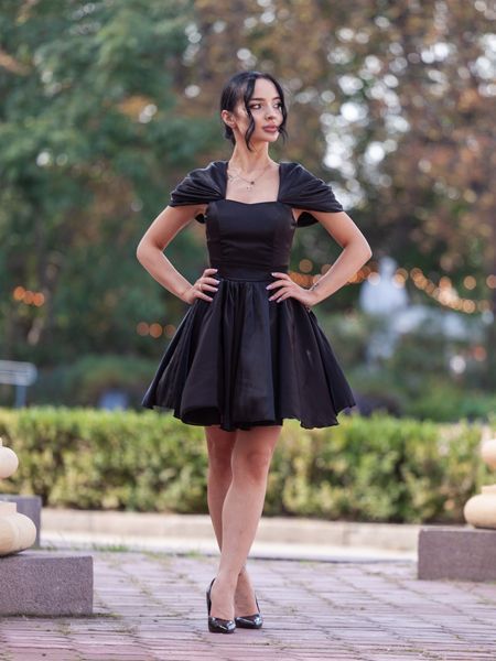 Black Off-The-Shoulder Mini Dress (XS, black)