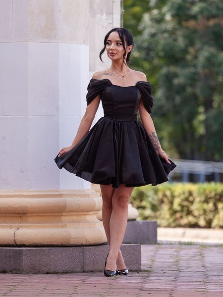 Black Off-The-Shoulder Mini Dress (XS, black)
