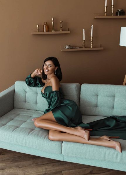 Green Satin Sheath Maxi Dress with Sweetheart Neckline and High Slit (XS/S, green)