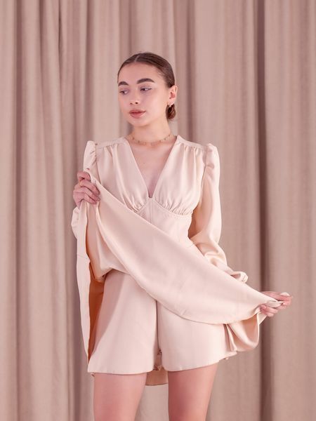 Casual Short Beige V-neck Cocktail Dress with Long Sleeves (M, beige)