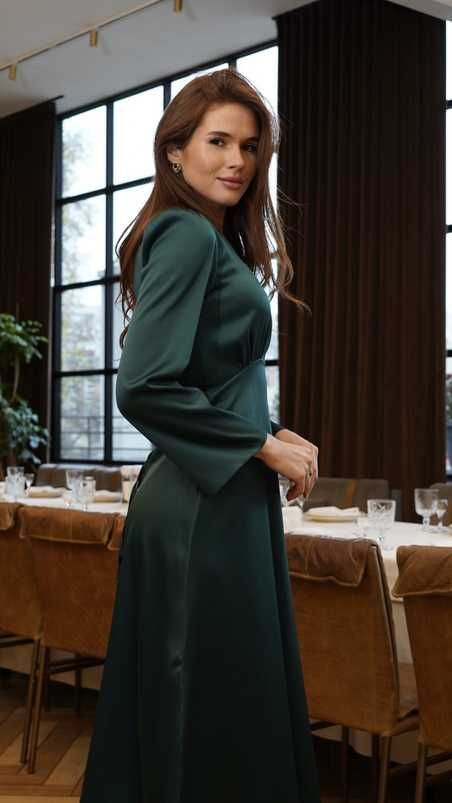 elegant emerald green cocktail dress Emerald Green Corset Midi Cocktail Dress Featuring Detachable Belt, Ideal for Spring Weddings or Birthday Celebrations