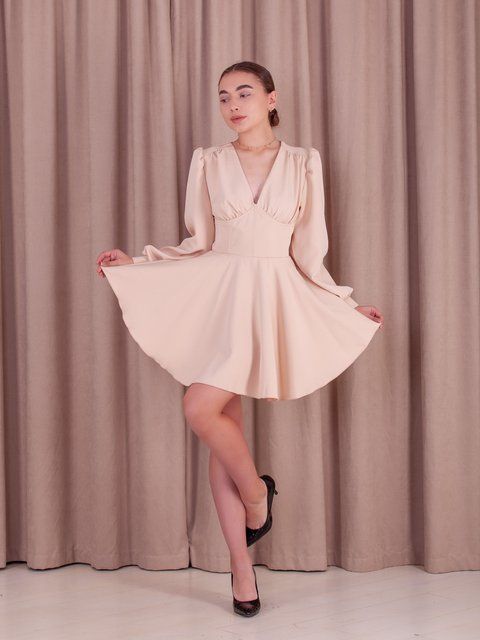Casual Short Beige V-neck Cocktail Dress with Long Sleeves (M, beige)