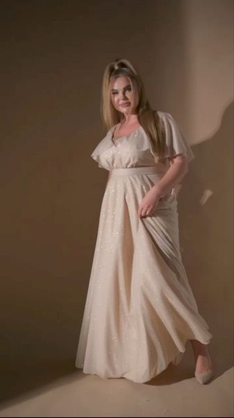 Short Sleeve A-Line Chiffon Maxi Dress in Sparkly Gold (L/XL, gold)